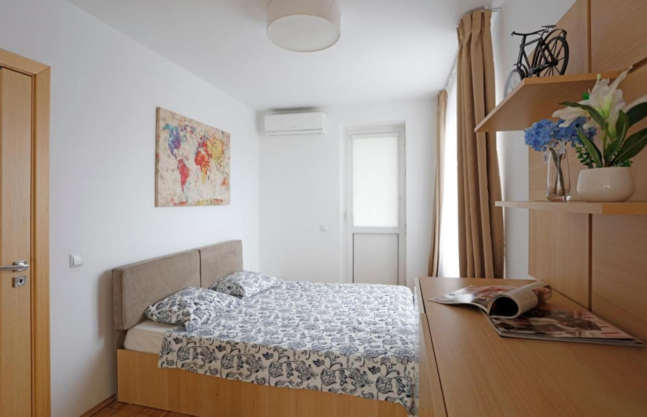 Lovely 2 Bedroom Apartment Near Old Town Букурещ Екстериор снимка