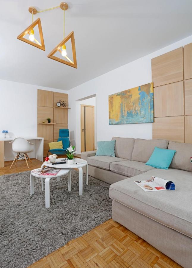 Lovely 2 Bedroom Apartment Near Old Town Букурещ Екстериор снимка